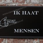 Metalen bord Haat mensen — foto 2