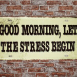 Metalen bord Let the stress beging — foto 2