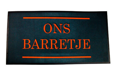 Bar mat ons barretje