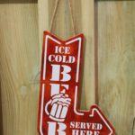 Houten bord Cold beer rood — foto 2