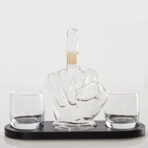 Middelvinger whiskey karaf
